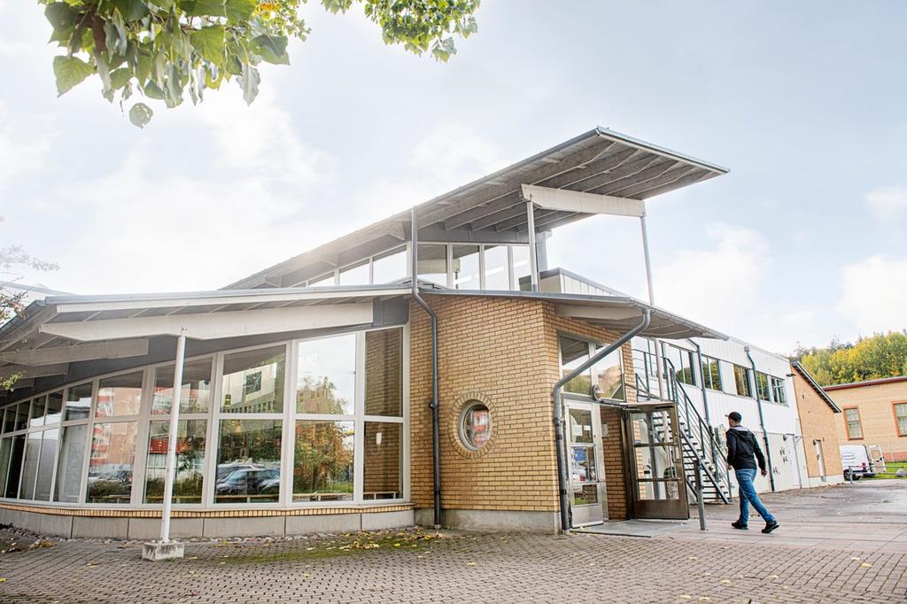 Entré S:t Botvids gymnasium. 
