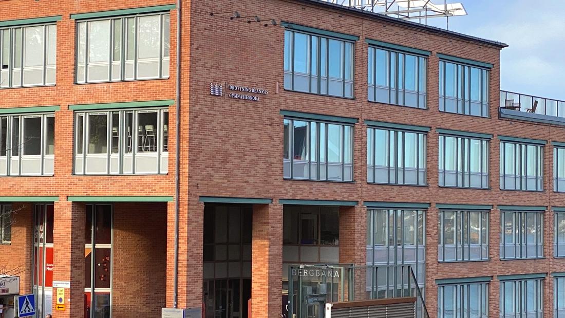 Drottning Blankas Gymnasieskola Nackas skolbyggnad.