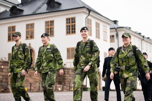 Kadetter utanför Karlbergs slott.