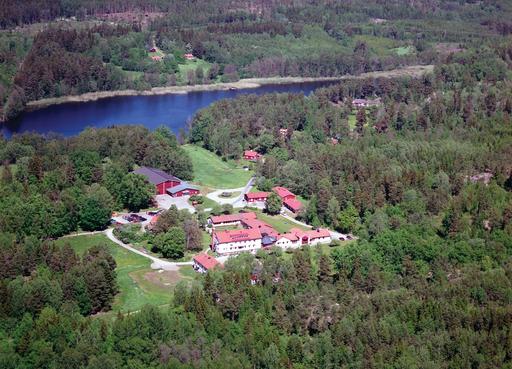 Flygfoto över Vackstanäsgymnasiet